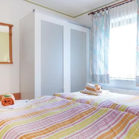 One-bedroom In Apartment *
