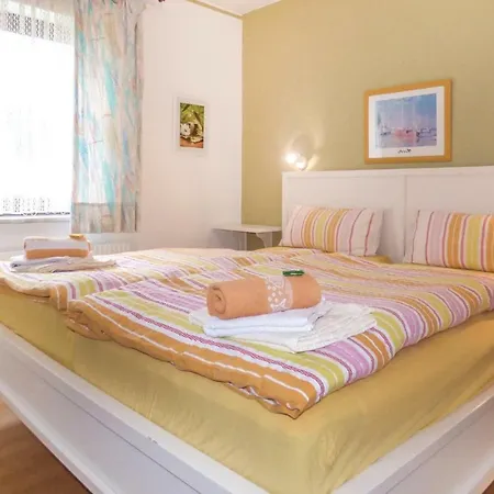 One-bedroom In Apartment *